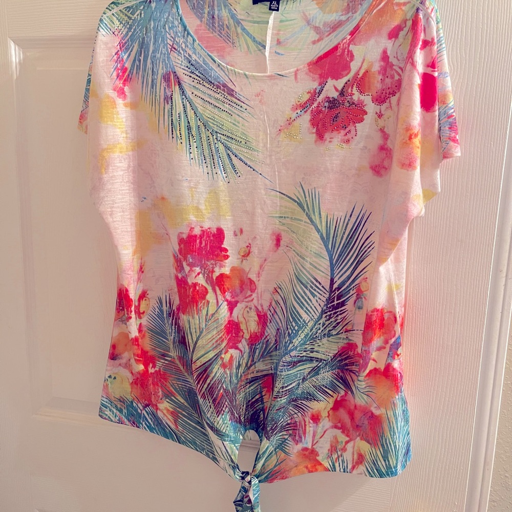 B.L.E.U. Multicolor top